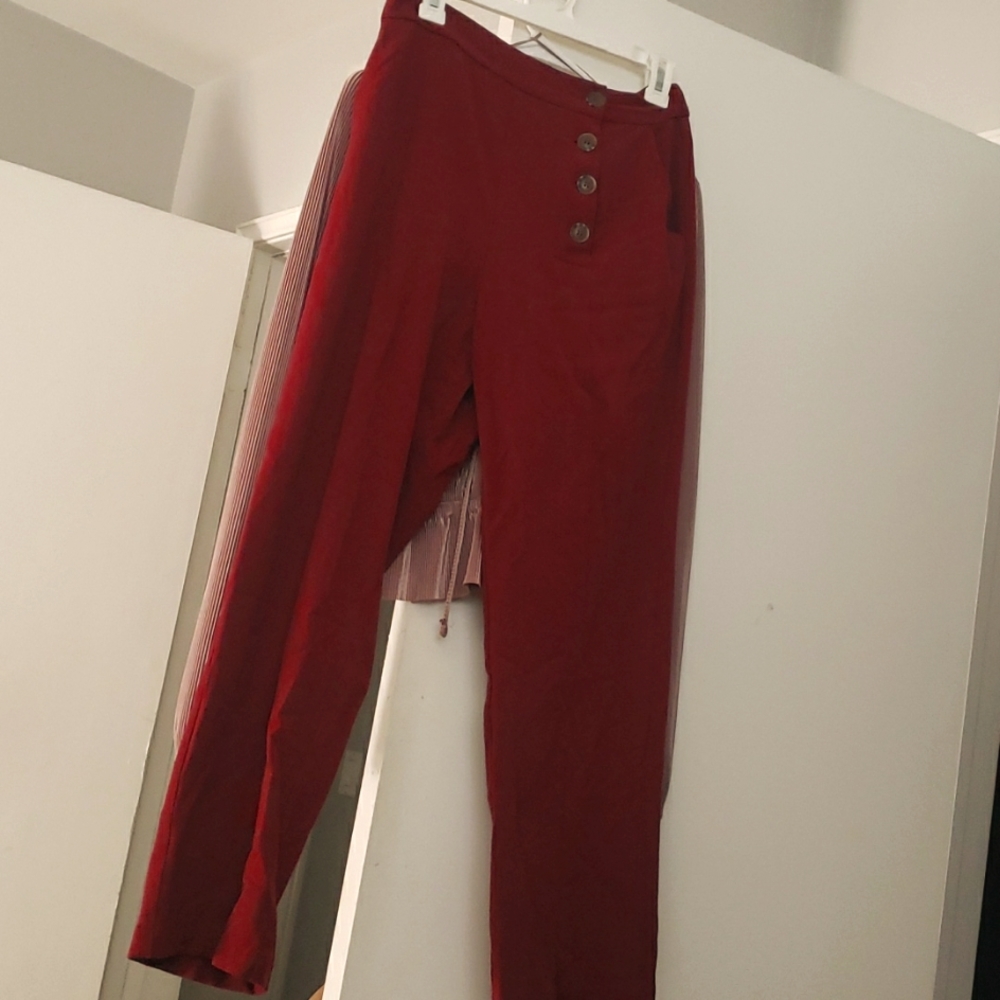 Maroon tapered trousers